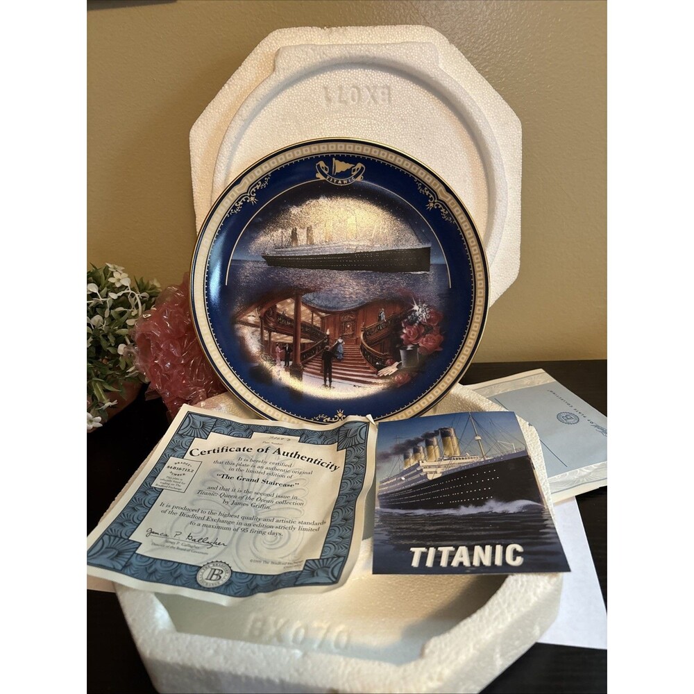 TITANIC QUEEN OF THE OCEAN-THE GRAND STAIRCASE-2nd Issue-1999 Bradford Exchange